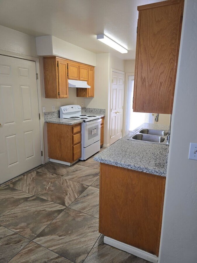 Photo - 700 Spring Meadow Ct Unit 1