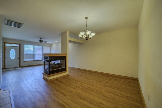 Photo - 2904 NE 9th St