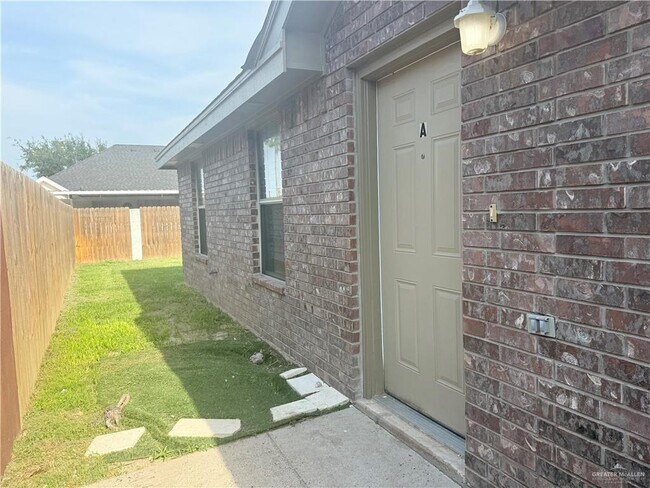 Photo - 15 Jade St