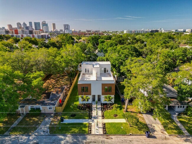 Photo - 412 W Amelia Ave