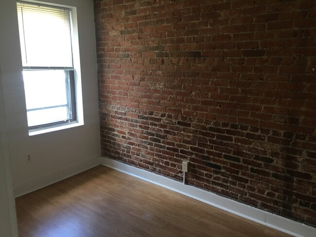 Photo - 283 W 3rd St Unit 2