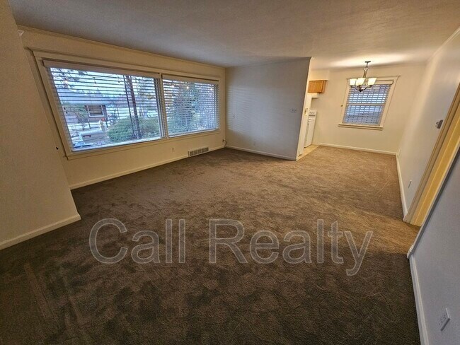 Photo - 827 W 11th Ave Unidad #2