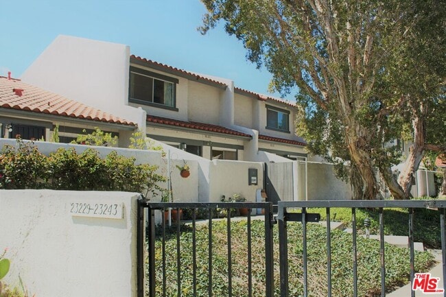 Building Photo - 23241 Sesame St Rental