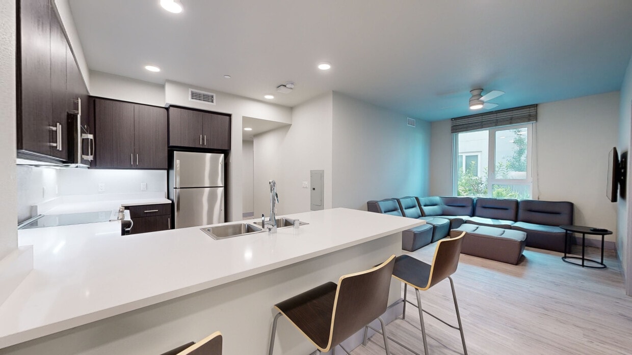 Photo - Topaz Apartments