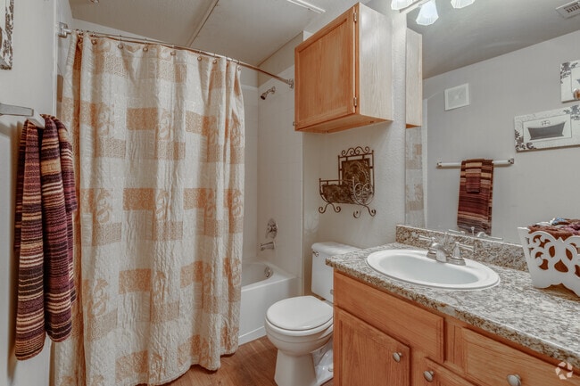 2BD, 2BA - 1056SF