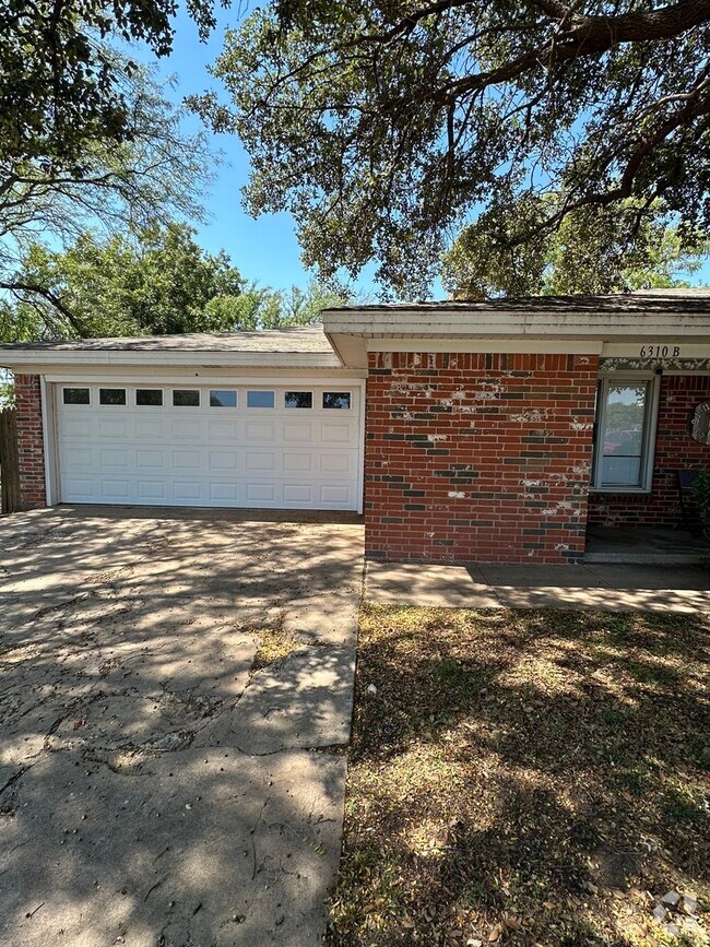 Building Photo - 6310 Quaker Ave Unit B Rental