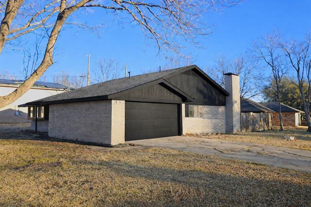 Building Photo - 1302 La Salle Dr