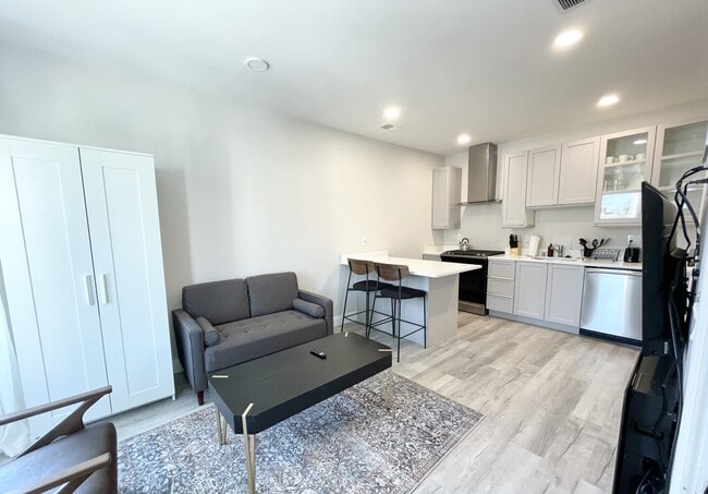 Photo - 23 Newport St