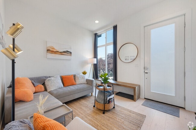 Building Photo - 1507 E Spruce St Rental