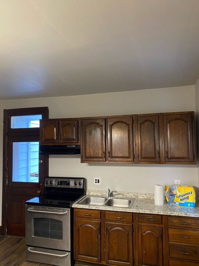 Photo - 664 Linden Ave Unit 2