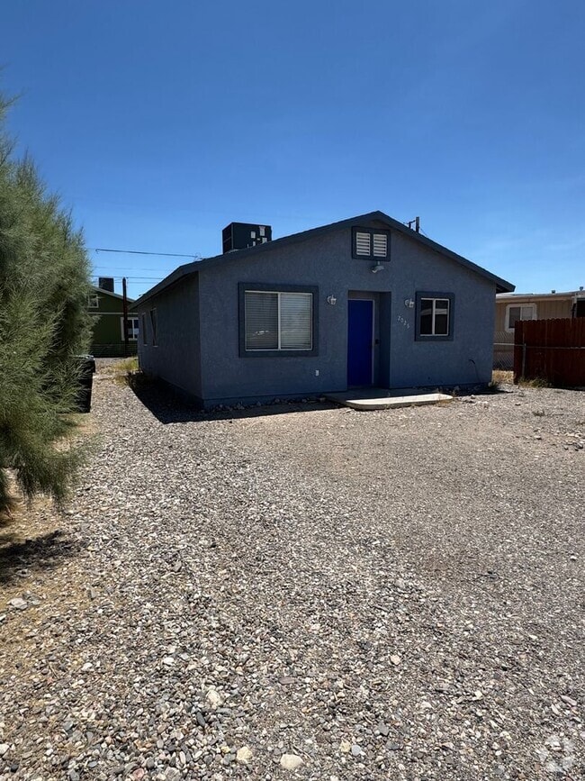 Building Photo - Cozy Updated 3-Bedroom Home Near River Acc...