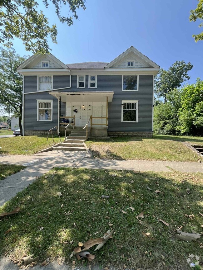 Building Photo - 246 E Dewald St Unit 246 Rental