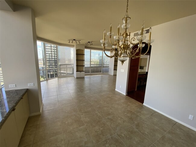 Photo - 14 Greenway Plz Unit 13R