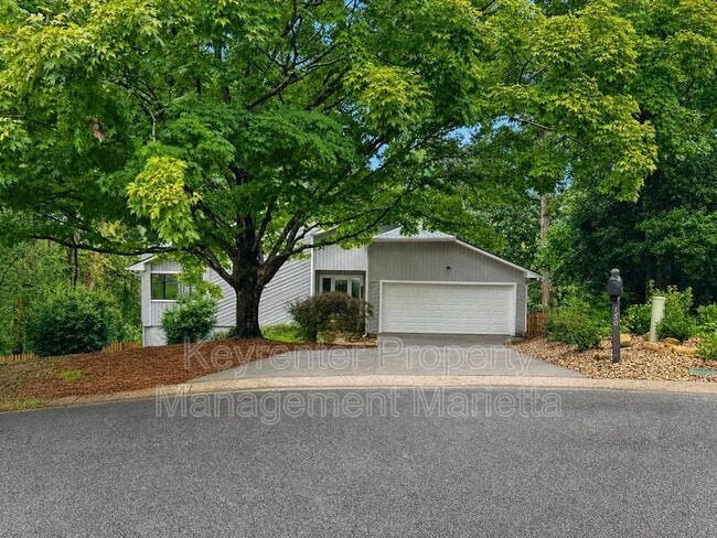 150 Hitching Post Ct SE