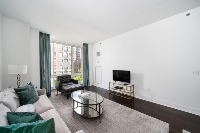 Photo - 1100 Maxwell Ln Unit 335