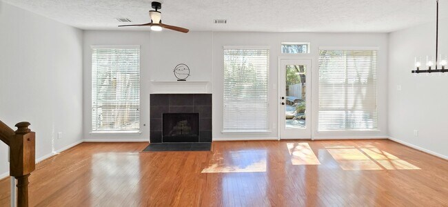 Photo - 14 Valley Oaks Cir