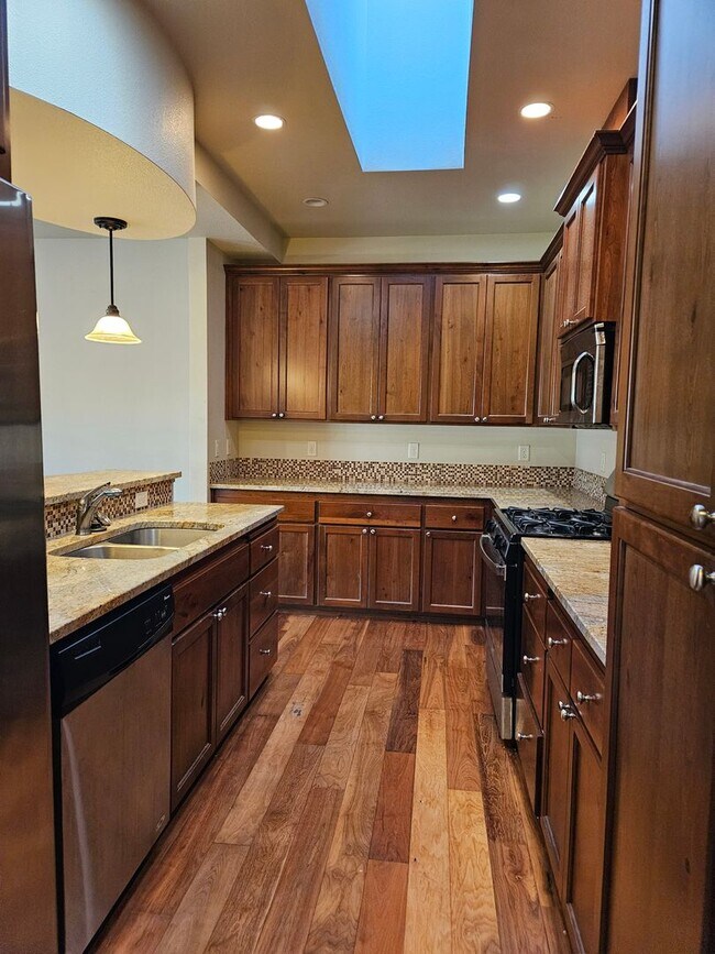 Photo - 3Bd/2Ba Two story townhouse - Available soon!