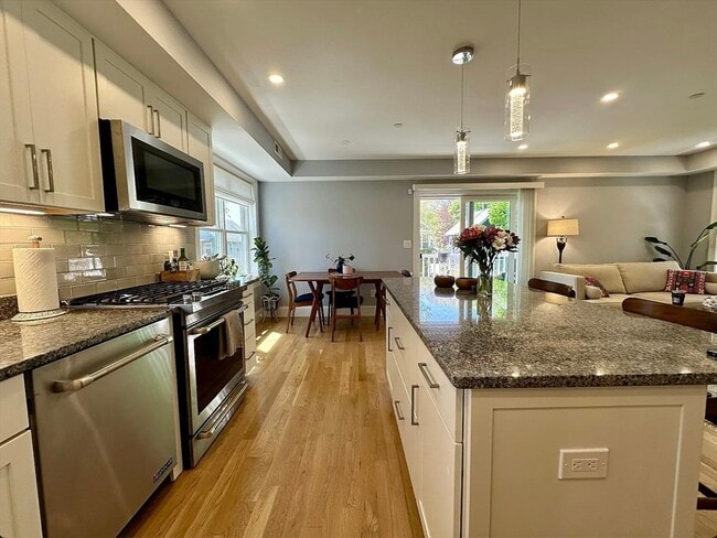 Building Photo - 34 Colgate Rd Unit 2 Rental