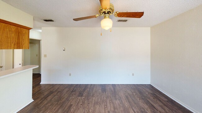 Photo - Walking Distance to UNT Unit 1408 Margie St.  B