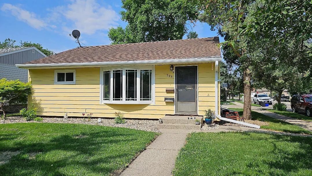 Photo - 323 N Jackson St