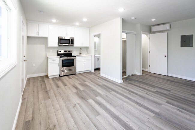 Photo - 4236 W 129th St