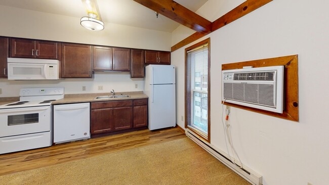 Photo - 11 E Gilman St