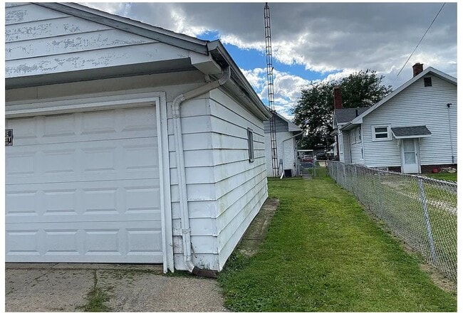 223 Valleywood Dr