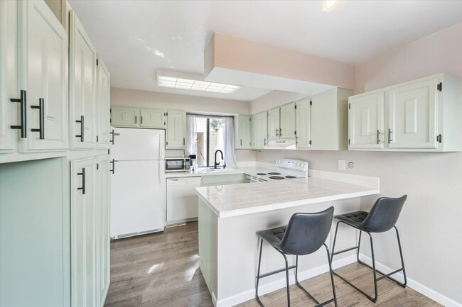 Photo - 1050 S Monaco St Pkwy