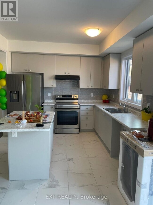 Photo - 148 Port Cres