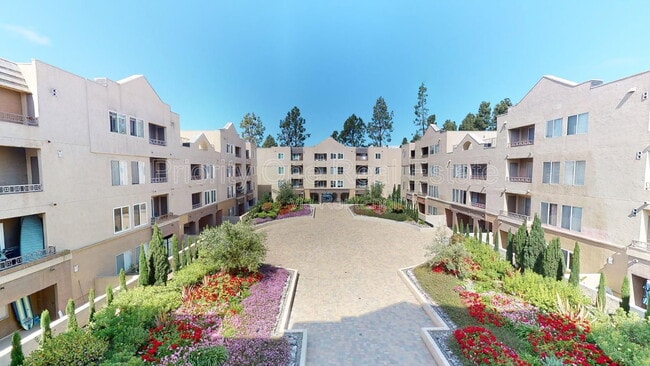 Building Photo - 8889 Caminito Plaza Centro Unit 7339