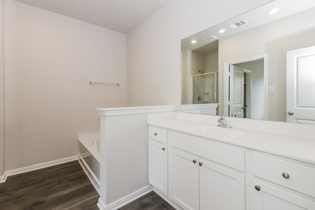 Photo - 7610 Thrips Ln