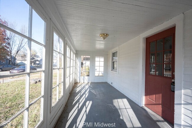 Photo - 4715 Caroline Ave