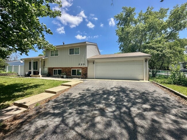 Photo - 220 Hampdon Ct Casa