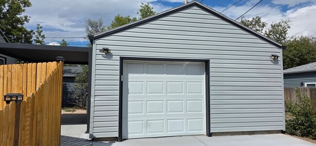 Photo - 2904 Plum Dr