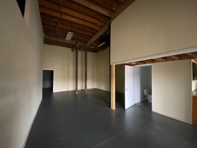 37 Short St