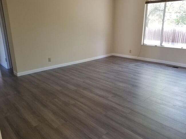 Photo - Gorgeous 3 Bedroom, 2 Bath home in great l...