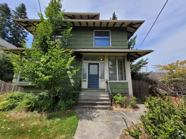 Building Photo - Charming Home in the York Neighborhood