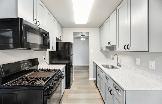 Photo - Potomac Garden Apartments