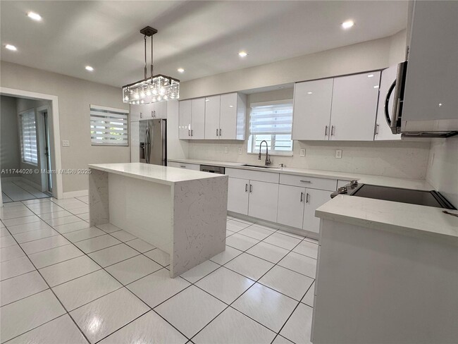 Photo - 2920 Alatka St