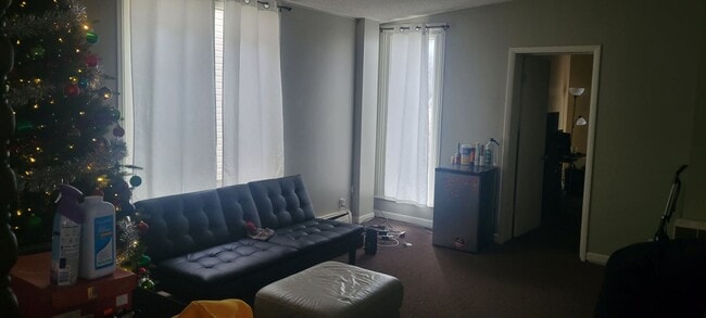 Building Photo - 325 S Michigan Ave Unit 1