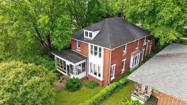 Photo - 938 Fortwood St