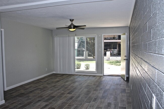 Photo - 326 West Earll Drive NEW