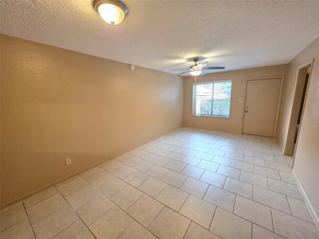 Photo - 1617 Hazelwood St Unit B