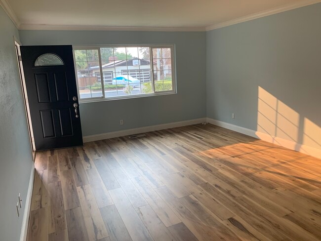 Photo - 1442 Bassett Dr