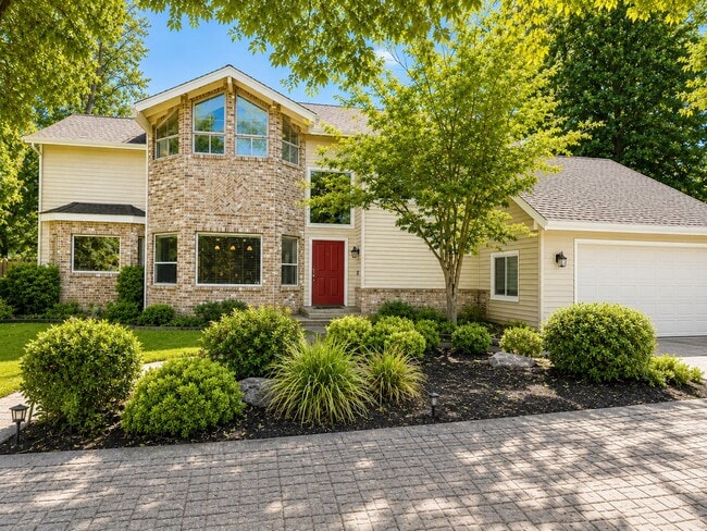 Building Photo - Beautiful Carmichael Home in Exclusive Neighborhood!