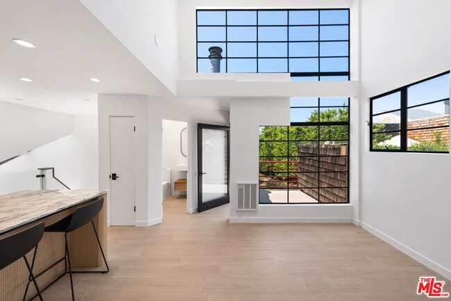 Photo - 29233 Heathercliff Rd Unidad 4