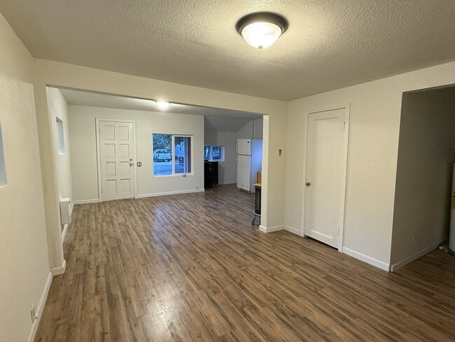 Photo - 173 SE Lane Ave