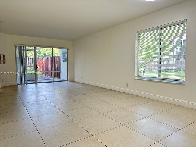 Building Photo - 9420 SW 140th Ct Unit 9420