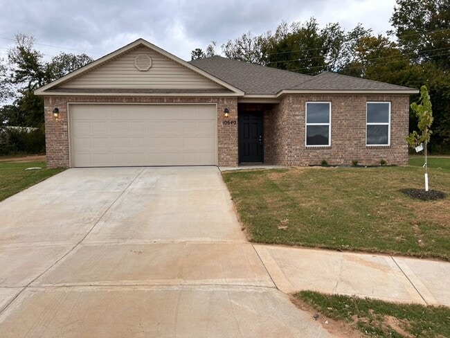 Building Photo - 10640 Cedar Wy