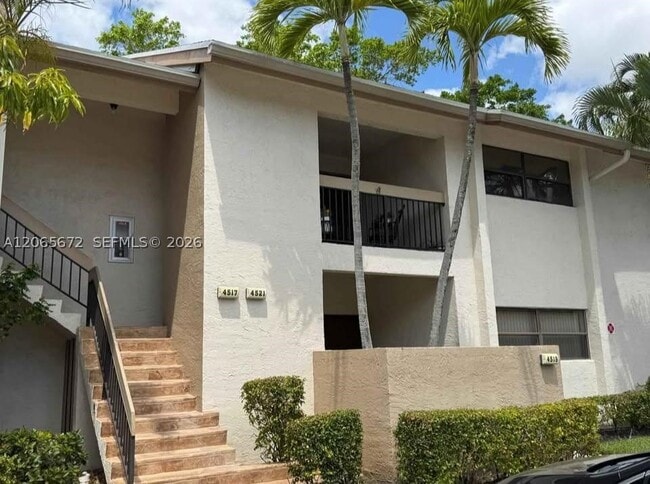 Building Photo - 4521 NW 20th St Unit 488